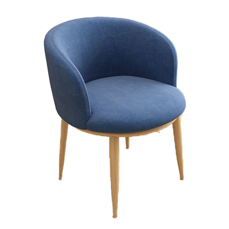 Silla de comedor de cuero con respaldo sólido y acabado mate para el hogar contemporáneo