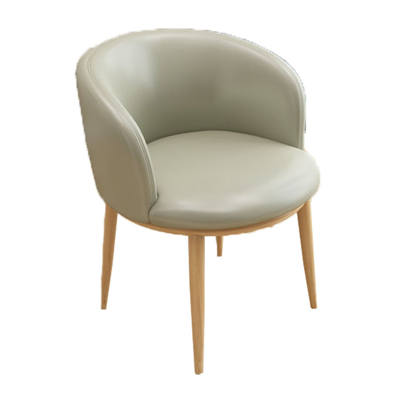 Silla de comedor de cuero con respaldo sólido y acabado mate para el hogar contemporáneo