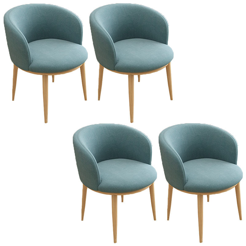 Silla de comedor de cuero con respaldo sólido y acabado mate para el hogar contemporáneo