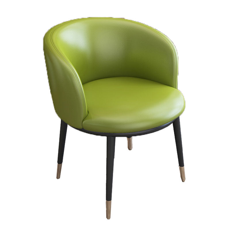 Silla de comedor de cuero con respaldo sólido y acabado mate para el hogar contemporáneo