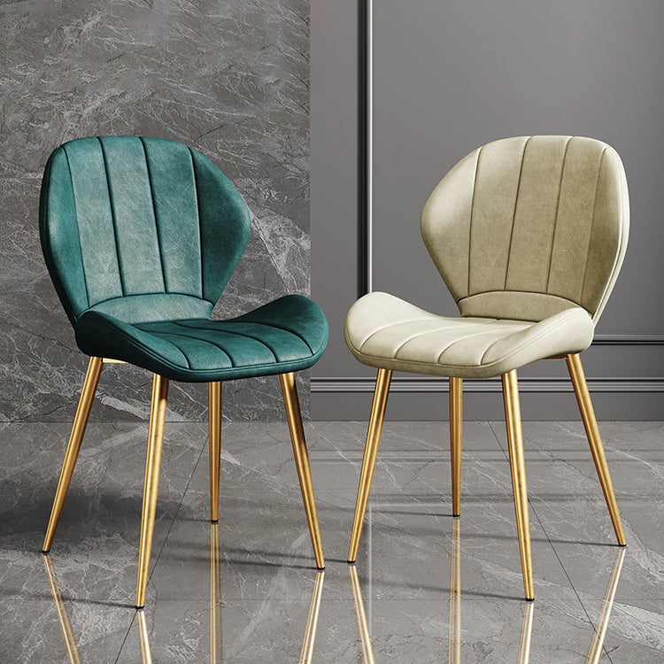 Silla lateral casera tapizada escandinava Wingback Silla de comedor con acabado mate
