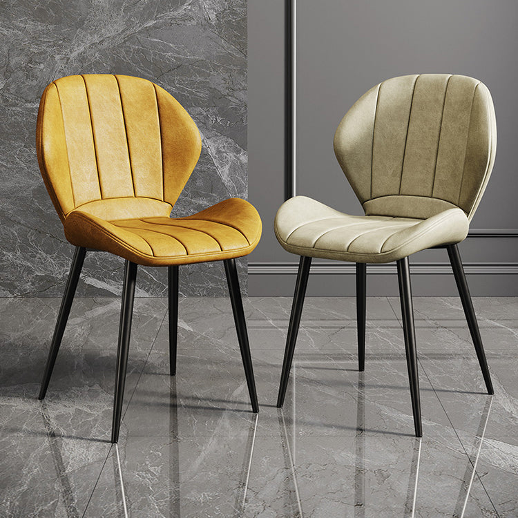 Silla lateral casera tapizada escandinava Wingback Silla de comedor con acabado mate