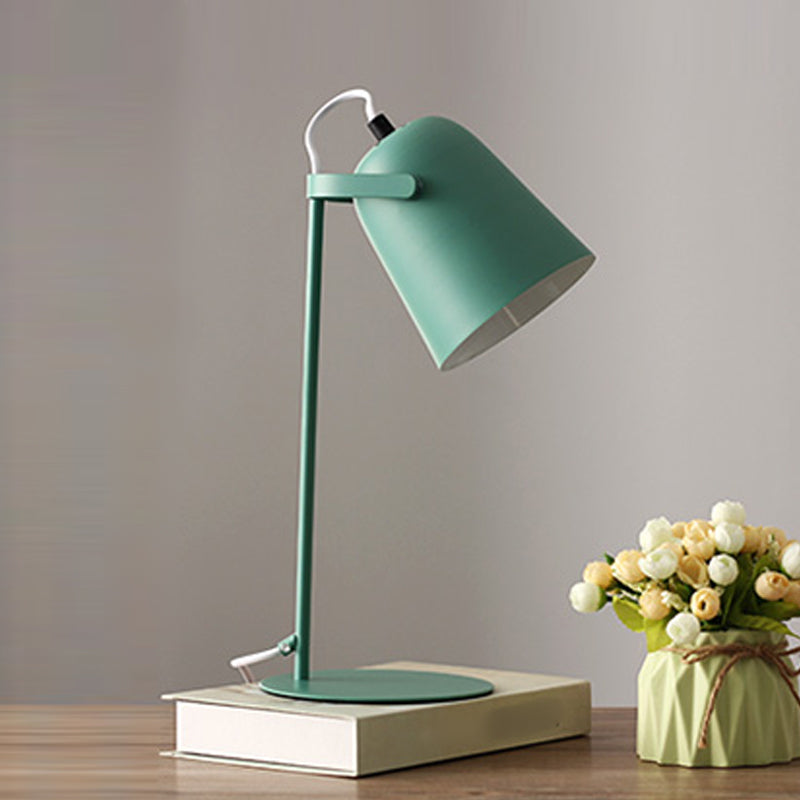 Lampe de table de chevet conique de style contemporain en métal 1 lampe de table à la lumière