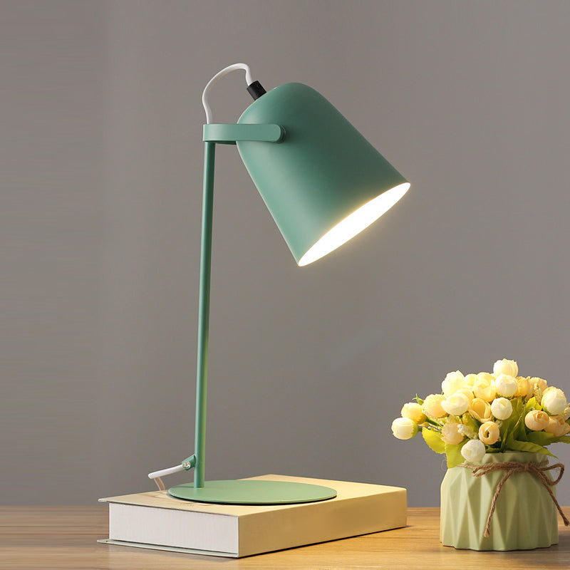 Lampe de table de chevet conique de style contemporain en métal 1 lampe de table à la lumière