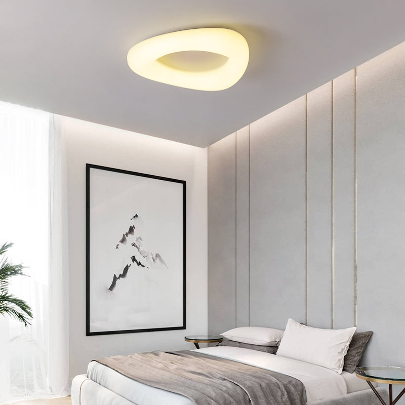 Lámpara nórdica de montaje en techo LED de metal con iluminación empotrada de geometría en blanco para sala de estar