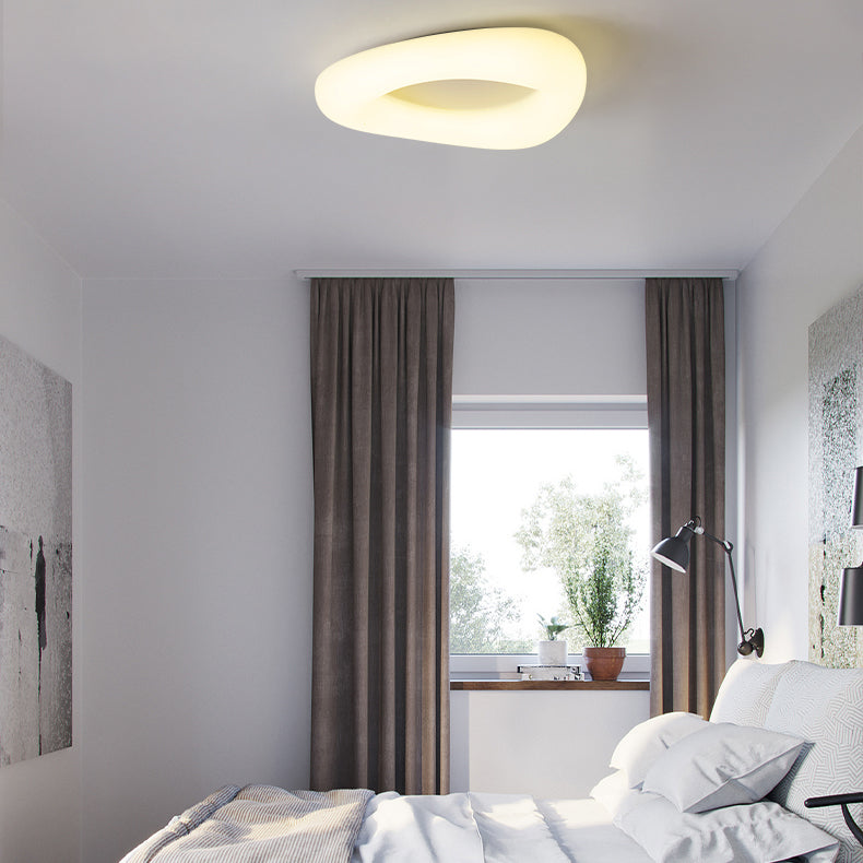 Lámpara nórdica de montaje en techo LED de metal con iluminación empotrada de geometría en blanco para sala de estar