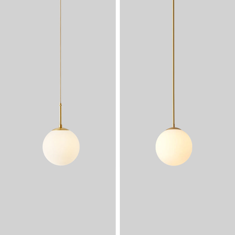 Salle de restauration sphérique lampe suspendue en verre blanc 1 bulbe de style simple léger en laiton