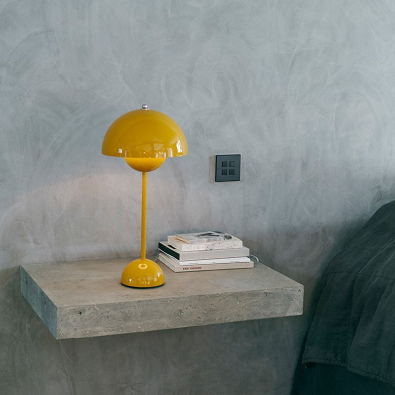 Lámpara de color de la mesa de la mesa del macarrón de la luz de 1 altura de la noche con sombra de metal