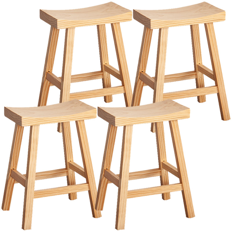 Zeitgenössischer klappbarer Barhocker aus massivem Holz für den Innenbereich mit Holzsitz und Fußstütze