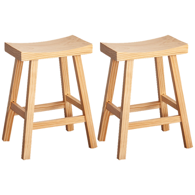Zeitgenössischer klappbarer Barhocker aus massivem Holz für den Innenbereich mit Holzsitz und Fußstütze