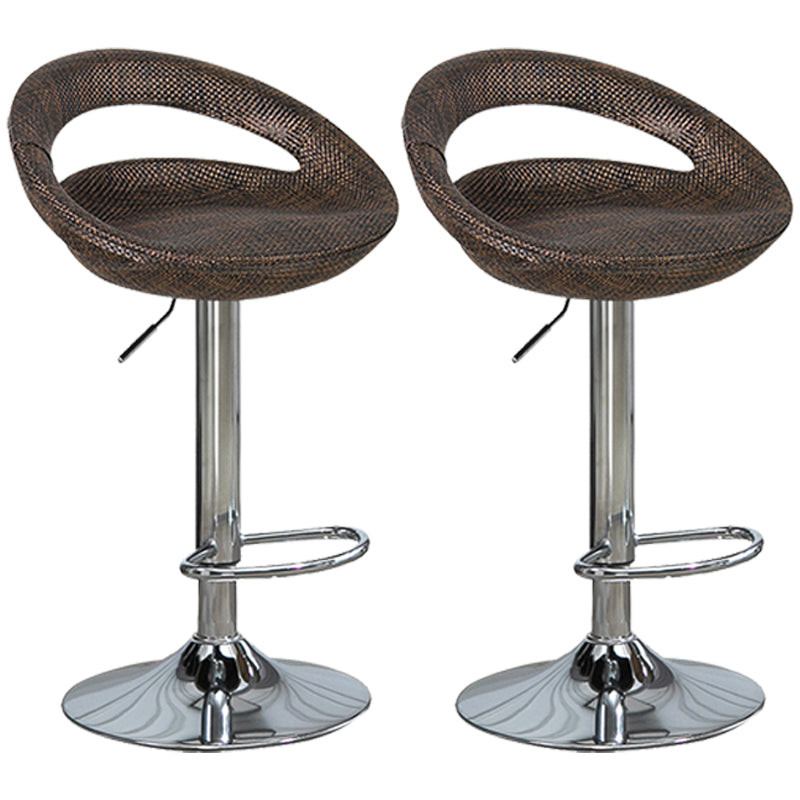Taburete de bar de estilo industrial con reposapiés de altura ajustable Taburete de bar con respaldo bajo