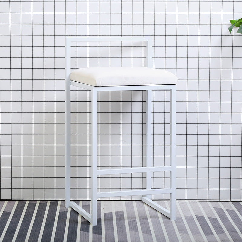 Taburete de bar de metal de estilo moderno con reposapiés y taburete de bar con respaldo bajo para cocina