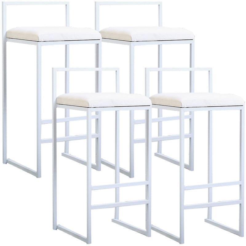 Taburete de bar de metal de estilo moderno con reposapiés y taburete de bar con respaldo bajo para cocina