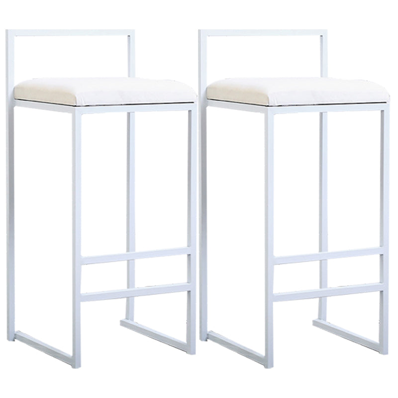 Taburete de bar de metal de estilo moderno con reposapiés y taburete de bar con respaldo bajo para cocina