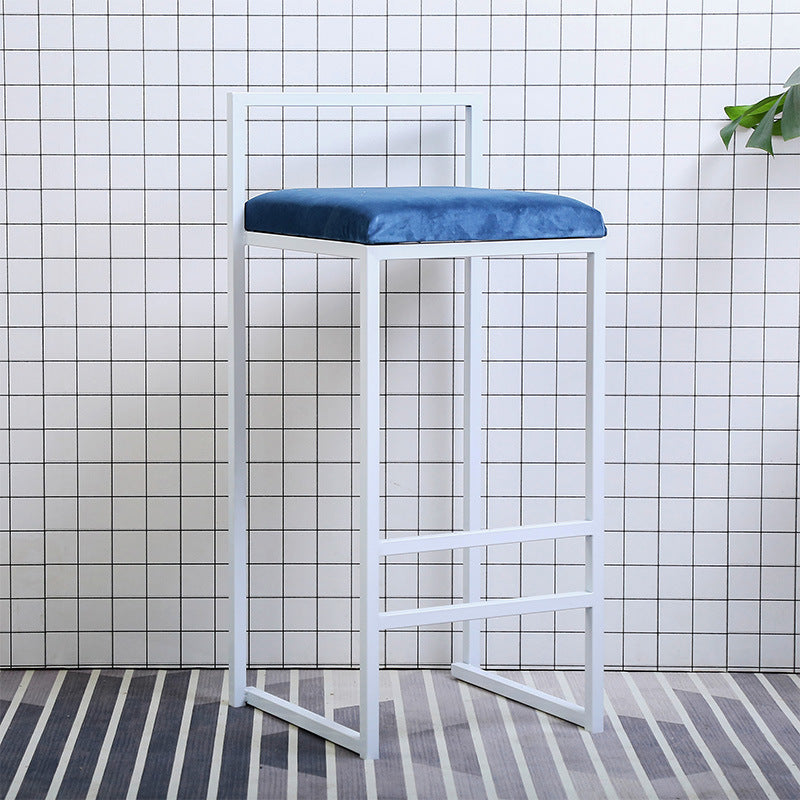 Taburete de bar de metal de estilo moderno con reposapiés y taburete de bar con respaldo bajo para cocina