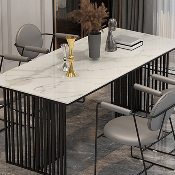 Mesa de comedor de lujo tradicional Mesa de piedra sinterizada con marco de oro para uso en el hogar