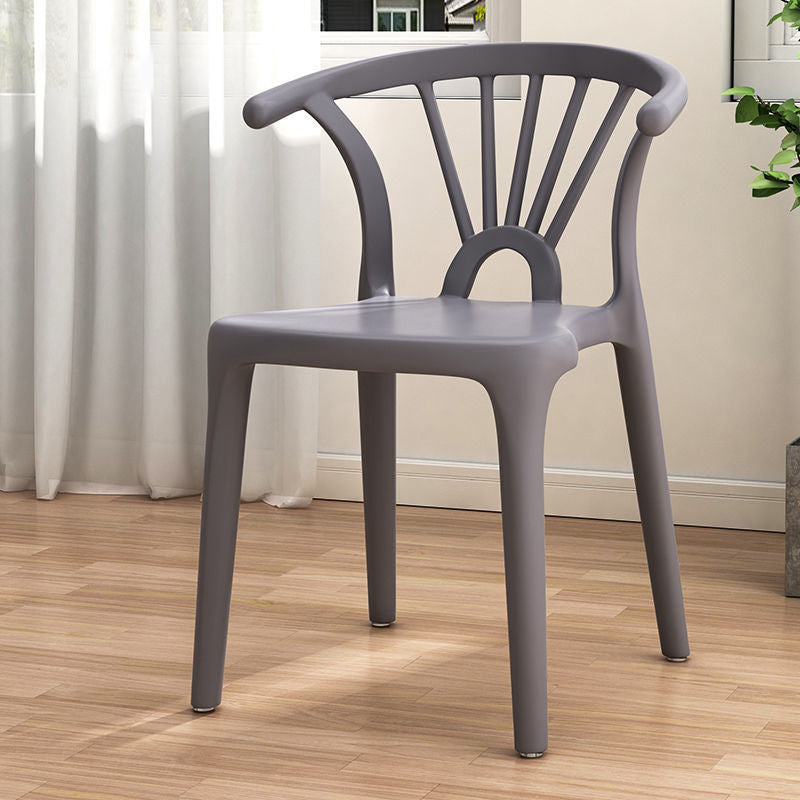 Silla lateral apilable de plástico moderno con respaldo de listón, silla de comedor con acabado mate