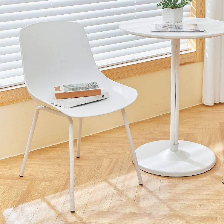 Design contemporaneo sedia da pranzo in plastica a bracciole senza braccio sedia per casa