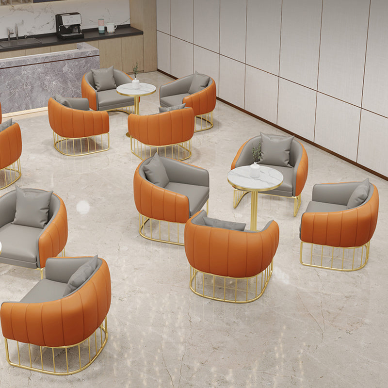 Silla sin brazos de comedor de metal Glam, sillas de comedor de cuero PU para uso doméstico