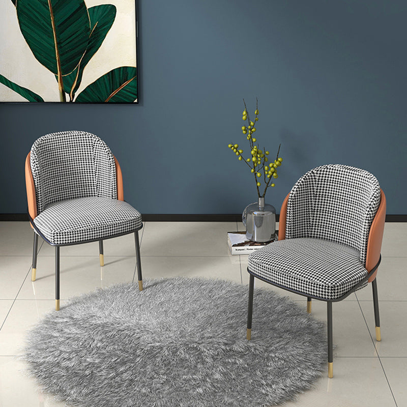 Silla de comedor de metal Glam, sillas de comedor tapizadas sin brazos para uso doméstico