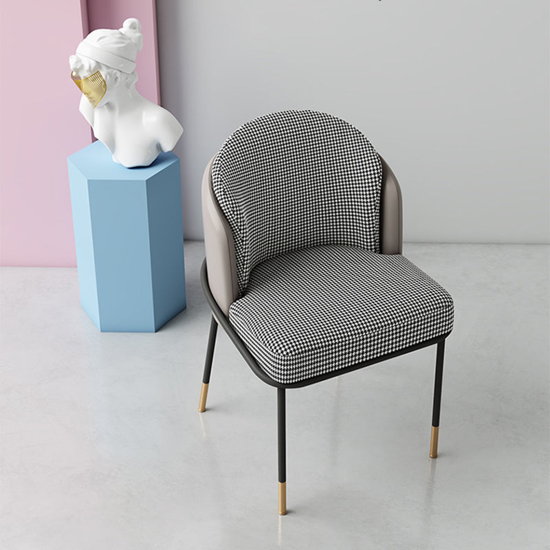Glam metalen eetkamerstoelen Parsons armloze eetkamerstoelen voor restaurantgebruik