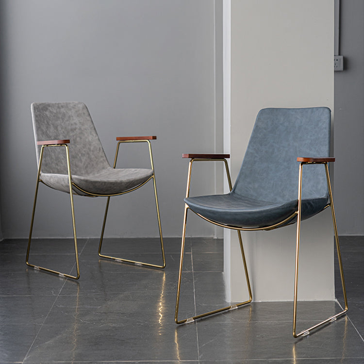 Silla auxiliar de comedor con respaldo sólido de diseño escandinavo Silla auxiliar de comedor de cuero