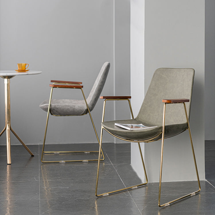Silla auxiliar de comedor con respaldo sólido de diseño escandinavo Silla auxiliar de comedor de cuero