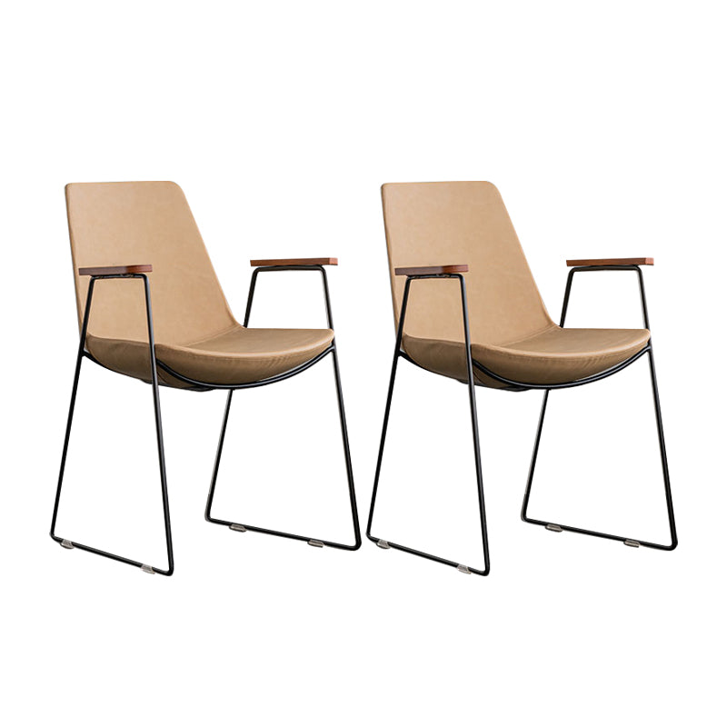 Silla auxiliar de comedor con respaldo sólido de diseño escandinavo Silla auxiliar de comedor de cuero