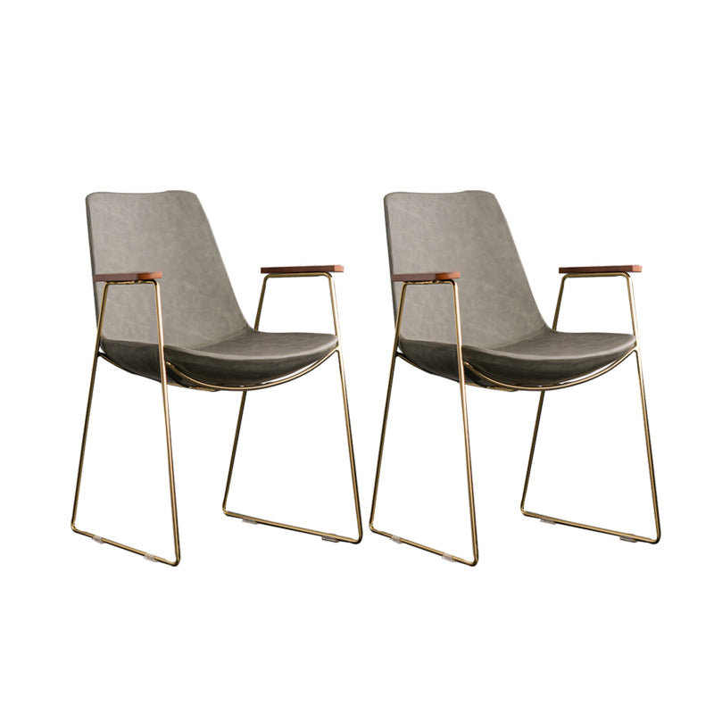 Silla auxiliar de comedor con respaldo sólido de diseño escandinavo Silla auxiliar de comedor de cuero