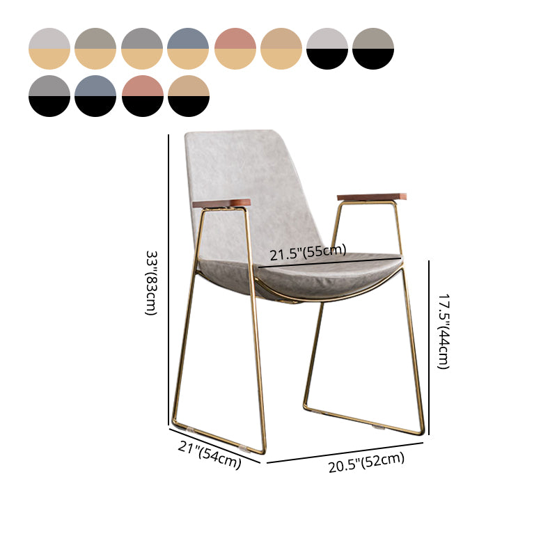 Silla auxiliar de comedor con respaldo sólido de diseño escandinavo Silla auxiliar de comedor de cuero