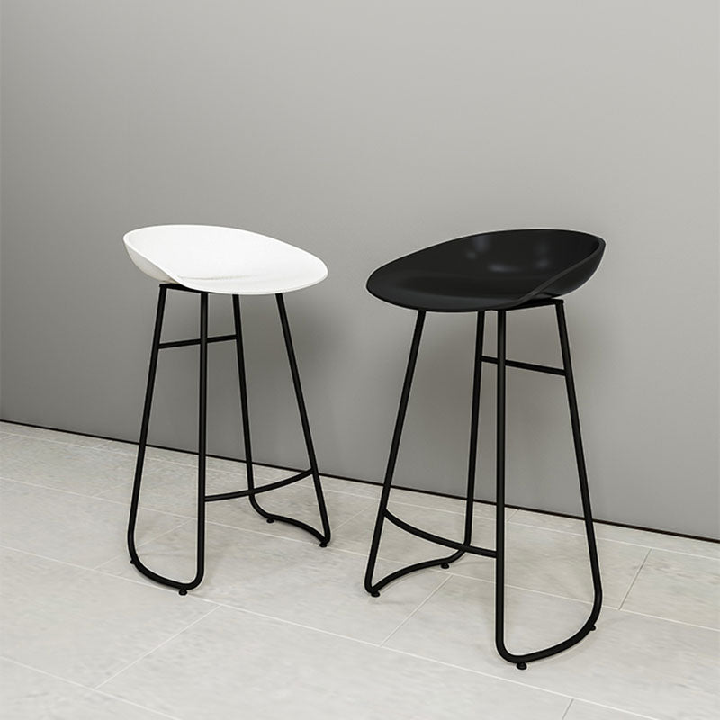 Modern Armless Backrest Counter Stool Iron Dessert Shop Bar Stool with Plastic Seat