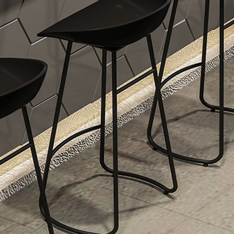 Modern Armless Backrest Counter Stool Iron Dessert Shop Bar Stool with Plastic Seat