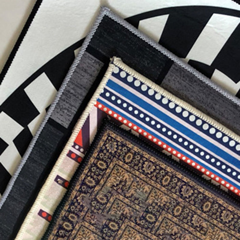 Black Irregular Square Rug Polyester Simple Rug Stain Resistant Rug for Living Room