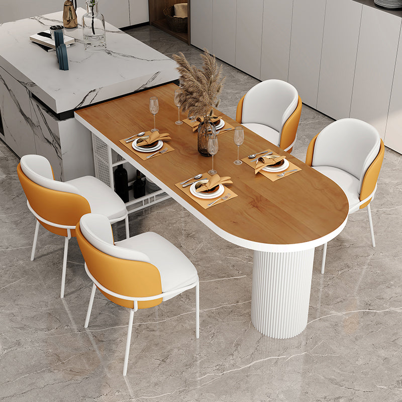 Metalen eigentijdse eettafel met vrij gevormd grenen massief houten blad