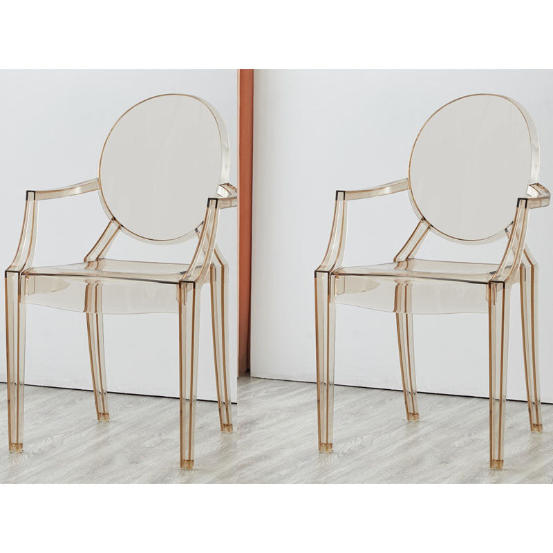 Sedia da pranzo con braccio di plastica contemporaneo.
