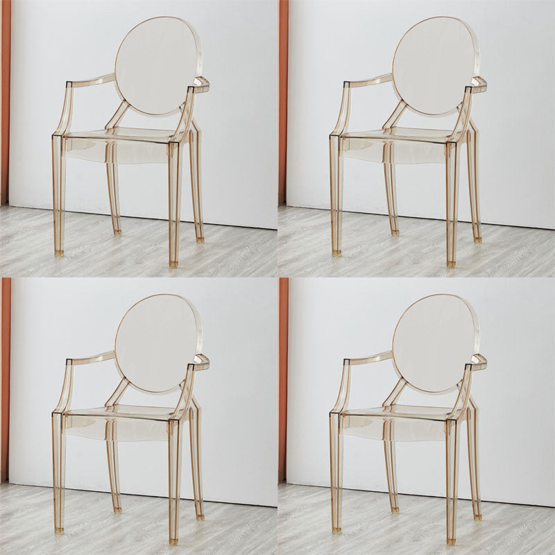 Sedia da pranzo con braccio di plastica contemporaneo.