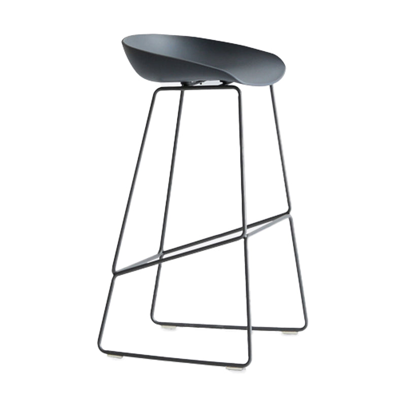 Moderner Barhocker mit Schlittenbeinen, PP-Schalensitz-Barhocker für Thekenbar