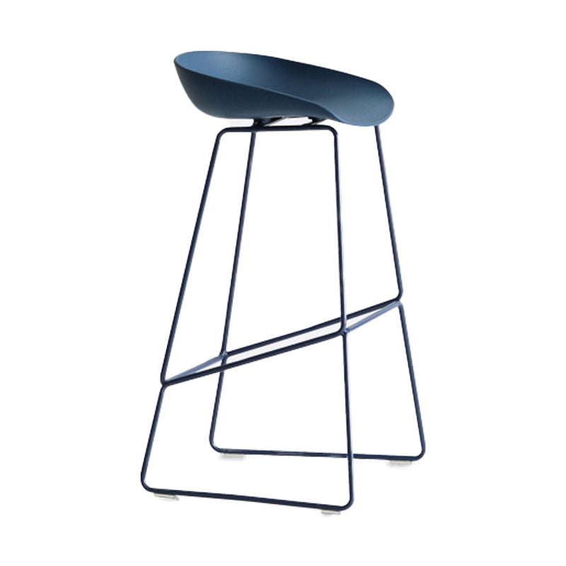 Moderner Barhocker mit Schlittenbeinen, PP-Schalensitz-Barhocker für Thekenbar