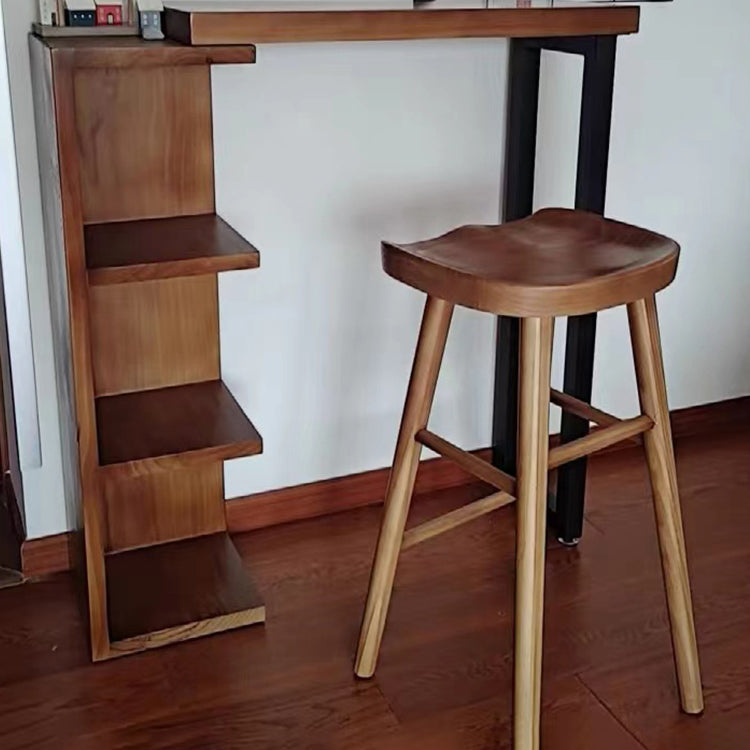 Zeitgenössischer Barhocker aus massivem Holz für den Innenbereich mit Sitz und Fußstütze aus Holz