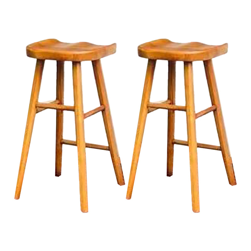 Zeitgenössischer Barhocker aus massivem Holz für den Innenbereich mit Sitz und Fußstütze aus Holz