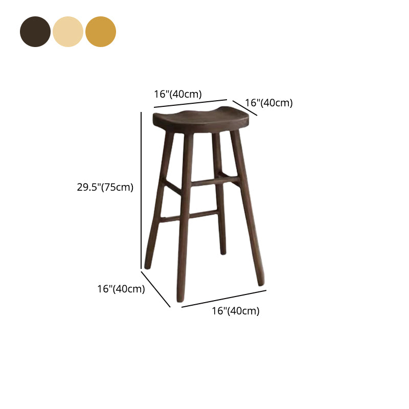 Zeitgenössischer Barhocker aus massivem Holz für den Innenbereich mit Sitz und Fußstütze aus Holz