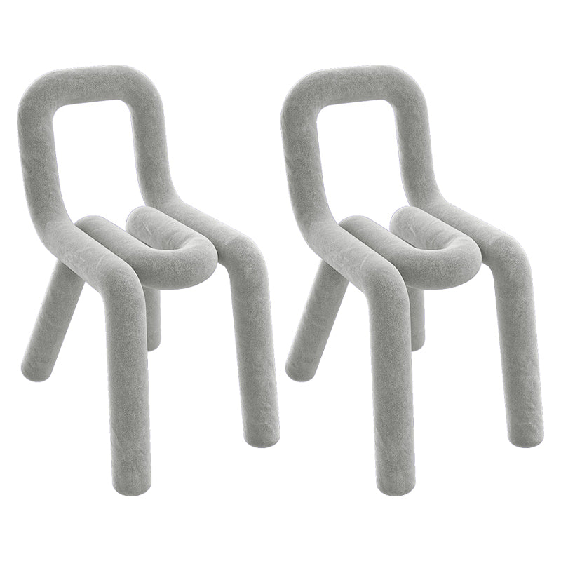 Silla lateral de terciopelo estilo diseñador para el hogar, silla de comedor abierta con acabado mate
