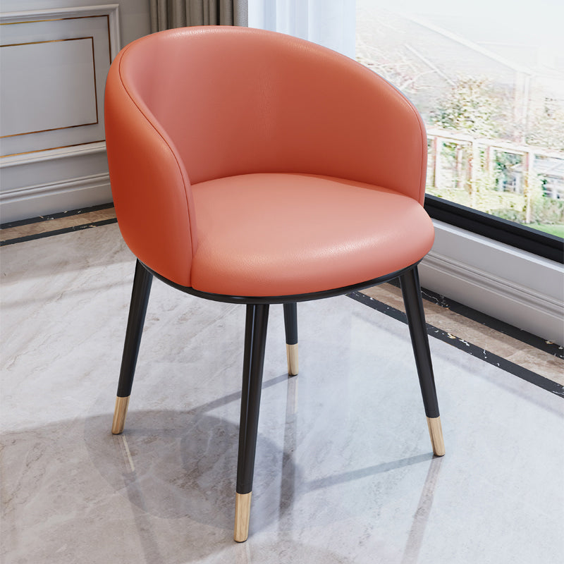 Silla de comedor con respaldo sólido y acabado mate de cuero moderno para dormitorio