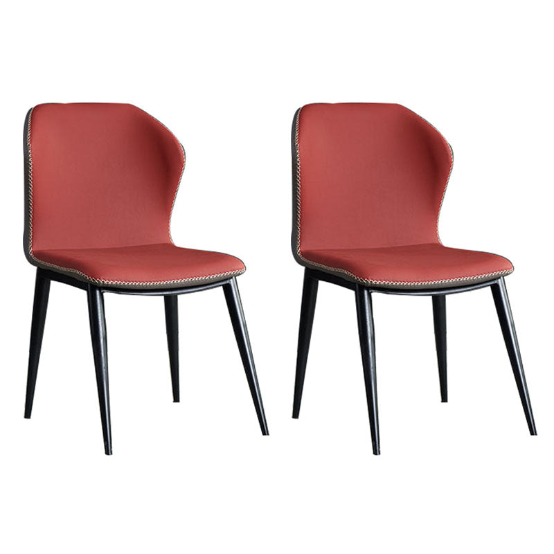 Silla lateral moderna con acabado mate, silla sin brazos con respaldo curvado de cuero para comedor