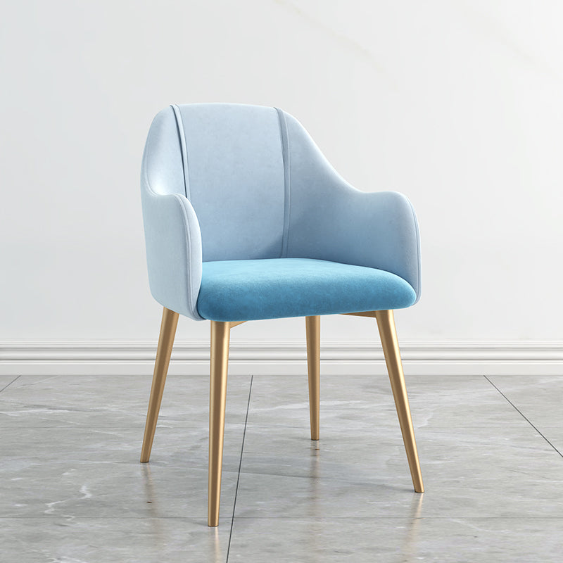 Sillas de comedor de terciopelo Glam, silla lateral de comedor de metal con brazo para uso en restaurantes