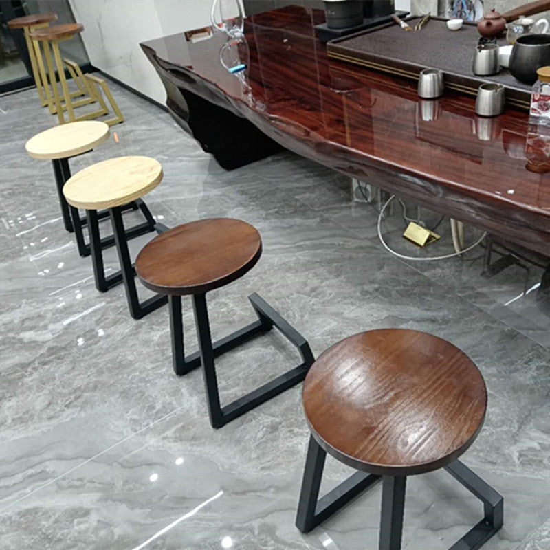Modern Style Iron Bar Stool with Footrest Bristol Creative Bar Stool (set of 2)