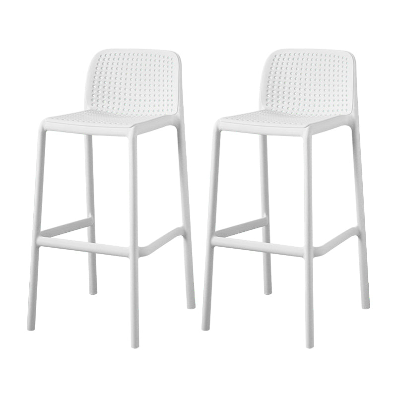 Taburetes de bar contemporáneos de plástico y metal, taburete de bar Bristol con respaldo bajo y reposapiés