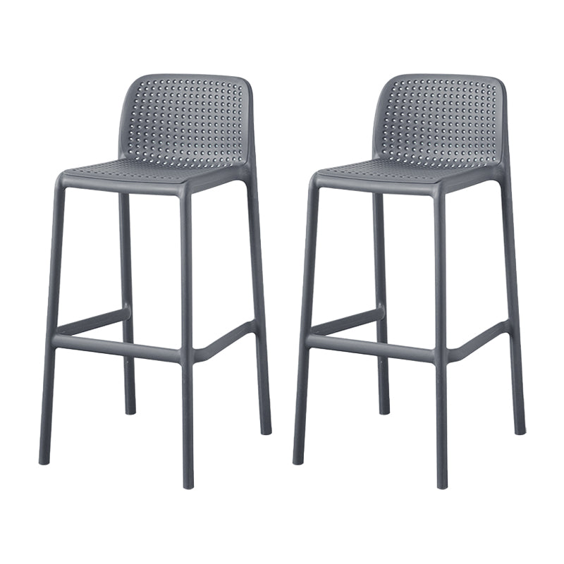 Taburetes de bar contemporáneos de plástico y metal, taburete de bar Bristol con respaldo bajo y reposapiés