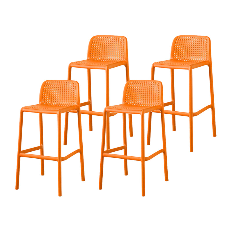 Taburetes de bar contemporáneos de plástico y metal, taburete de bar Bristol con respaldo bajo y reposapiés