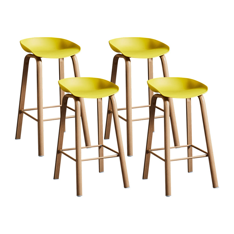 Barhocker im skandinavischen Stil, Metallbeine, Thekenhocker mit Kunststoffsitz (4er-Set)
